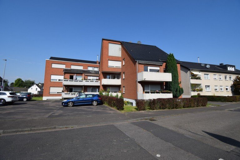 Haus Bergisch Gladbach Souterrainwohnung M�chten Sie nach Ihrem Feierabend im hauseigenen Pool und in der Saunaentspannen?