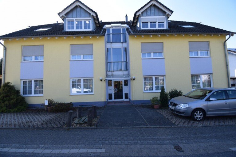Haus Wermelskirchen / Stumpf Etagenwohnung Gut geschnittene ETW mit Tiefgaragenstellplatz und gro�er Terrasse