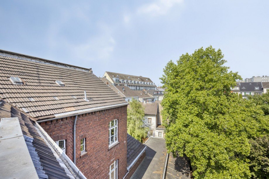 Aussicht hinten Wohn- / Gesch�ftshaus Leverkusen / Opladen