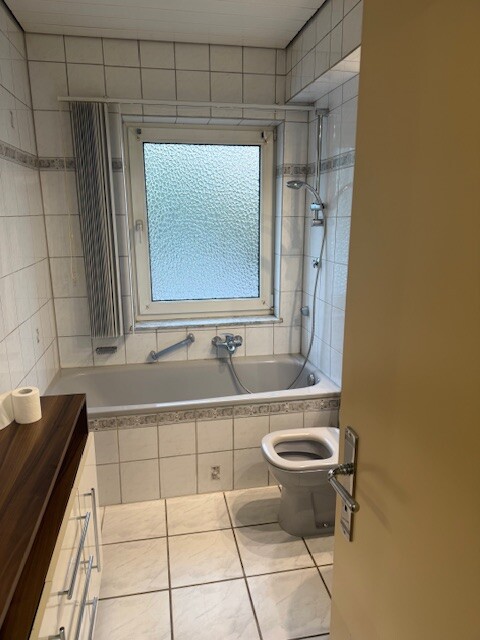 Fensterbad Erdgeschosswohnung K�ln / Humboldt-Gremberg