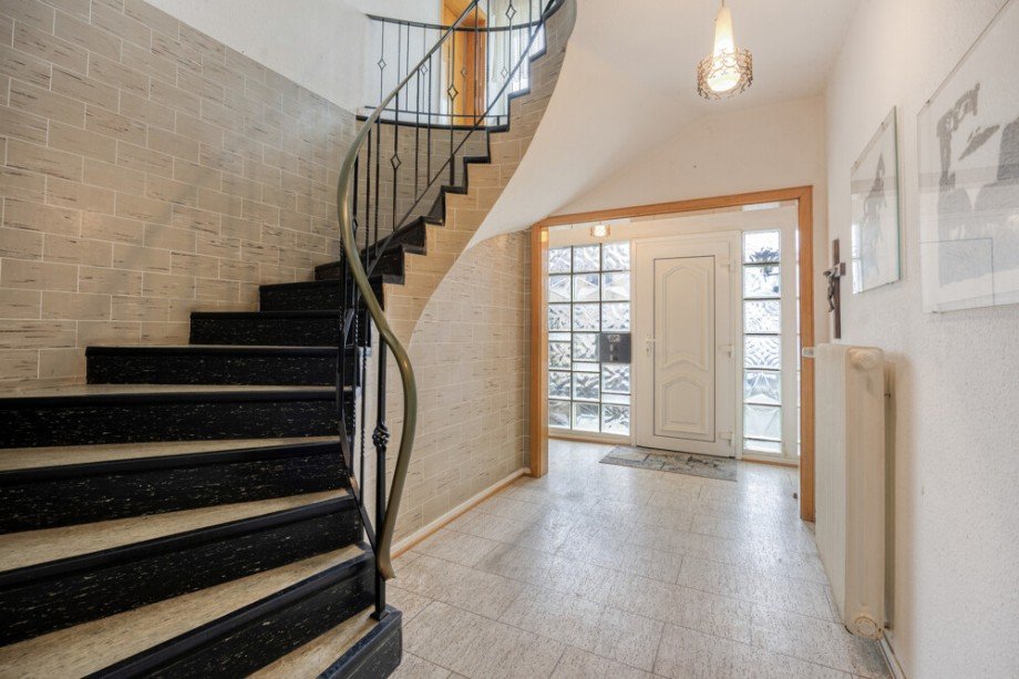 Flur Mehrfamilienhaus Odenthal / Eikamp