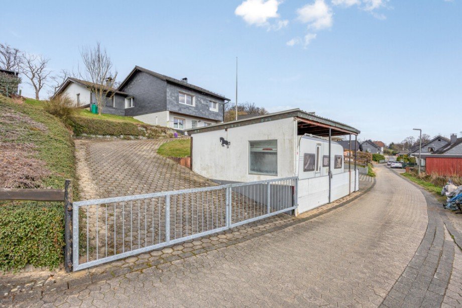 Auffahrt Einfamilienhaus Wipperf�rth / Ohl