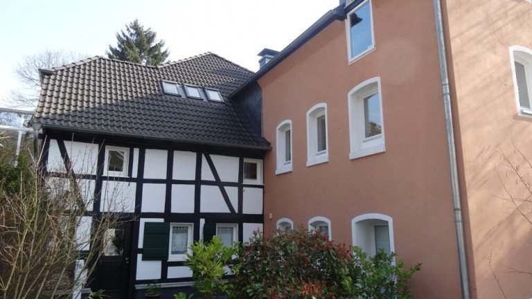 Au�enansicht 1 Bergisch Gladbach Mehrfamilienhaus Die ehemalige GIERATHER M�HLE mit drei exclusiven denkmalgesch�tzten Wohnungen sucht neuen Eigent�mer - hier soll NAPOLEON einst �bernachtet haben