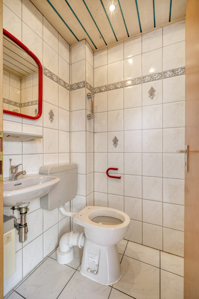 Gaste-WC Reihenendhaus Remscheid / Lennep
