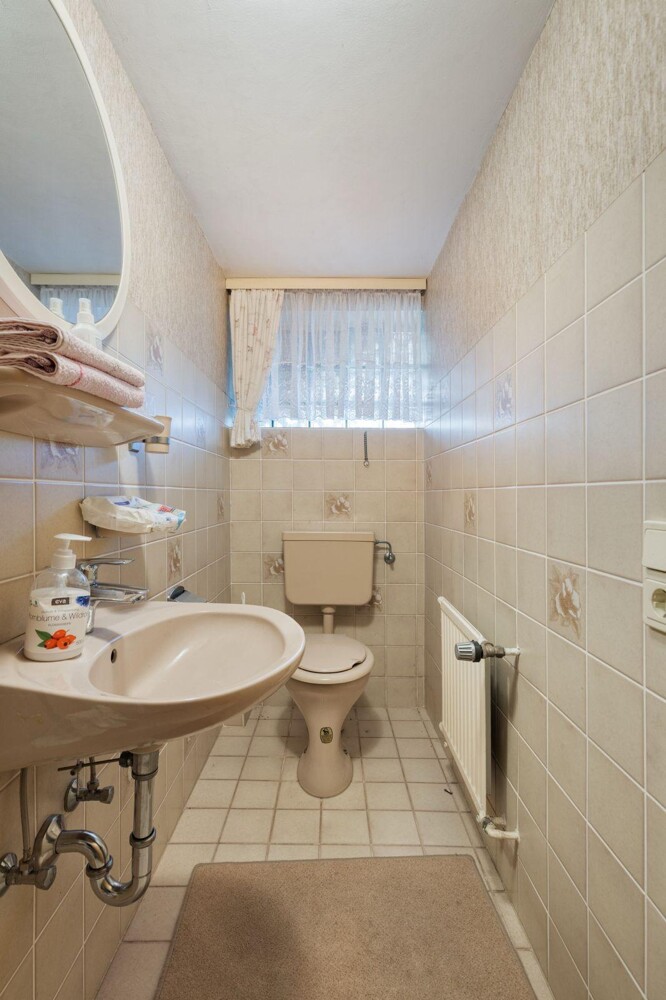 Bad Unten Einfamilienhaus Radevormwald / Dahlerau