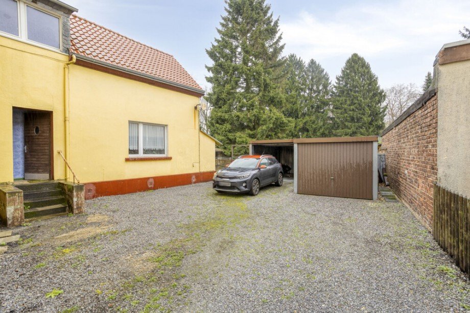 Garargen Mehrfamilienhaus Solingen / Merscheid