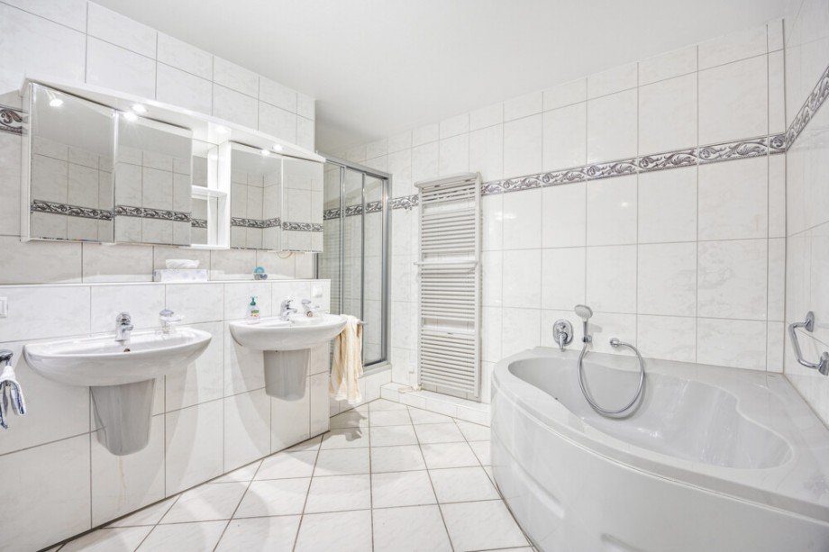 Bad Etagenwohnung Wermelskirchen / Stumpf