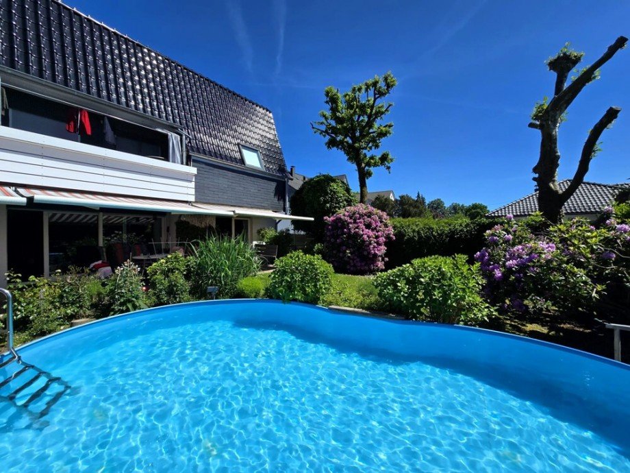 Pool II Einfamilienhaus Wermelskirchen / Dh�nn