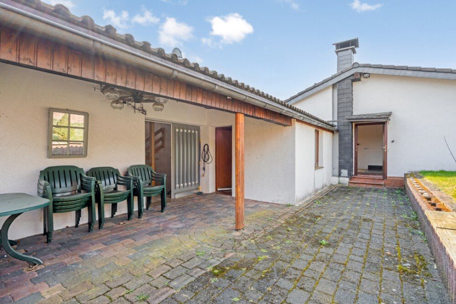 Terrasse hinten Einfamilienhaus Wipperf�rth / Ohl