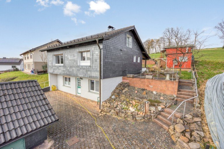 Seitenansicht Wipperf�rth / Ohl Einfamilienhaus Wipperf�rth-Ohl - hier kann Ihr Traum vom Einfamilienhaus Realit�t werden