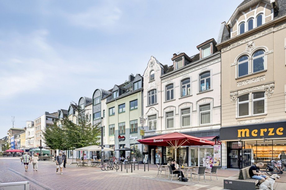 Fu�g�ngerzone Wohn- / Gesch�ftshaus Leverkusen / Opladen