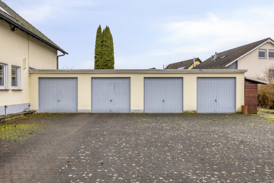 Garagen Mehrfamilienhaus Odenthal / Eikamp