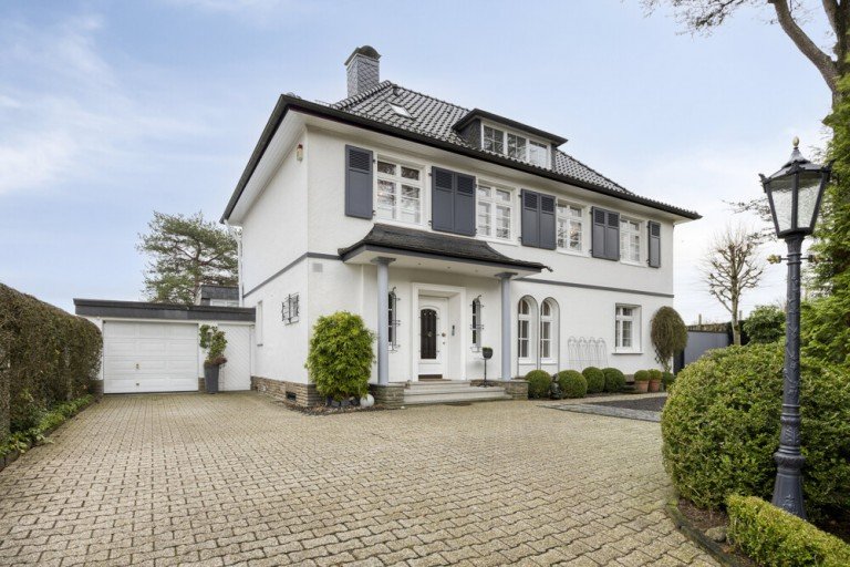 Vorderansicht links Wuppertal Haus Stilvolles Wohnen mit guter Verkehrsanbindung