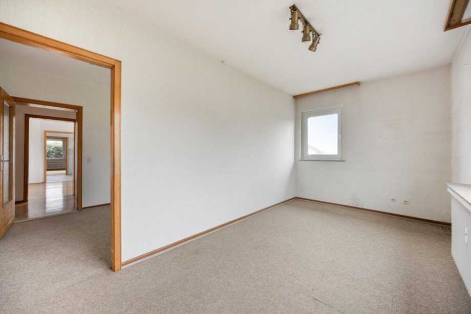 Kind 1 Mehrfamilienhaus Odenthal / Eikamp