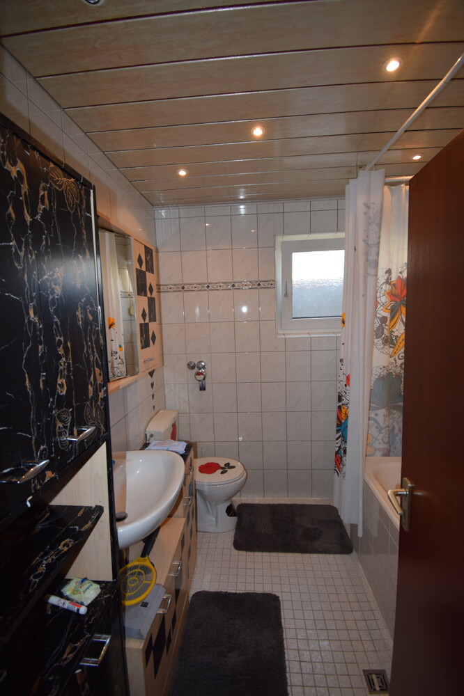 Bad Souterrainwohnung Bergisch Gladbach