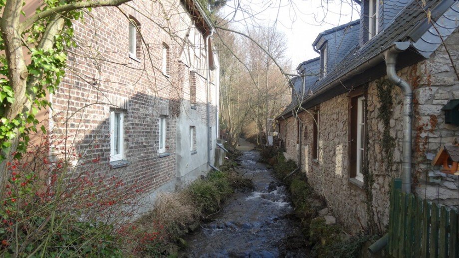 Rauschender Bach Mehrfamilienhaus Bergisch Gladbach
